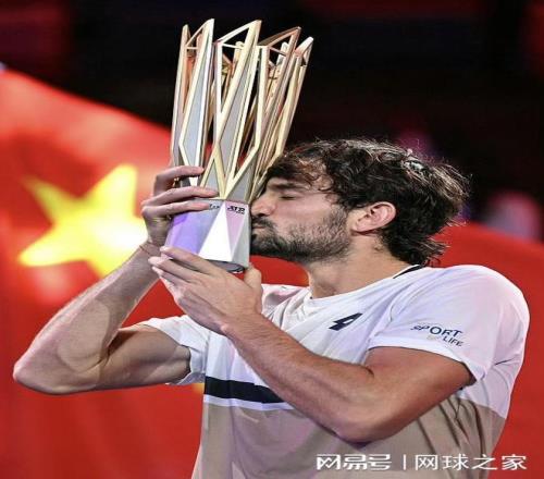 新生代的破冰时刻：赛季七位“首冠先生”书写网球新篇章